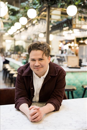 Christoffer Holst